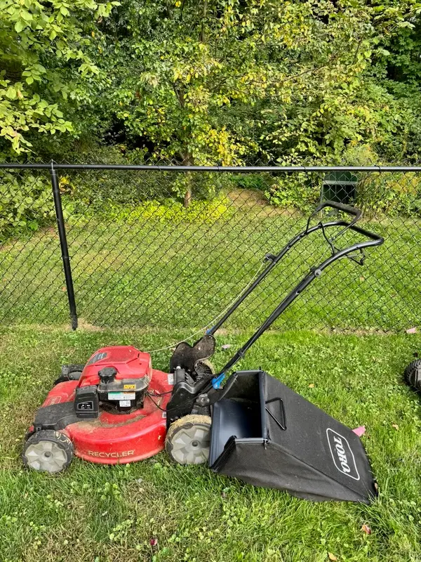 Toro 22" Recycler Self-Propelled Mower, $250

This Toro has been used for two seasons and is ready to go for next spring. It runs a 150cc Briggs & Stratton engine with front-wheel drive. Toro's Recycler deck mulches the clippings back into the lawn, and the rear bagger is included if you'd rather collect them.

What you get:

Toro 22" Recycler, self-propelled (front-wheel drive)
150cc Briggs & Stratton engine
Rear bag included
SmartStow design, so it folds and stores upright to save garage space

Pickup: Local pickup in South Burlington.