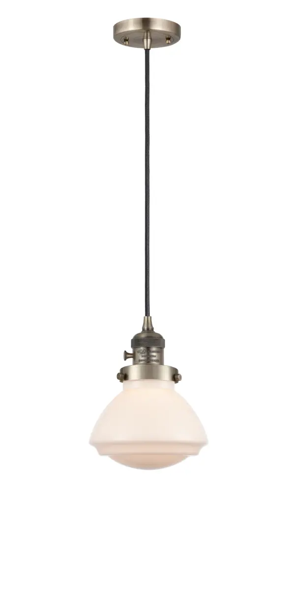 One of our largest and original collections, the Franklin Restoration is made up of a vast selection of heavy metal finishes and a large array of metal and glass shades that bring a touch of industrial into your home.