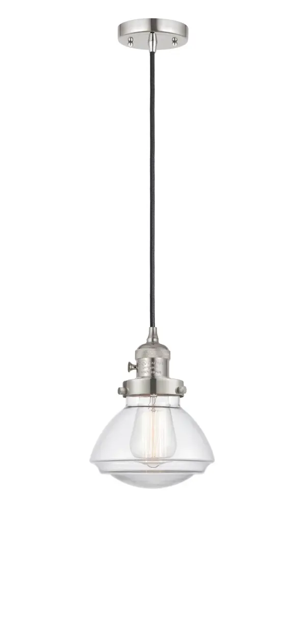 One of our largest and original collections, the Franklin Restoration is made up of a vast selection of heavy metal finishes and a large array of metal and glass shades that bring a touch of industrial into your home.