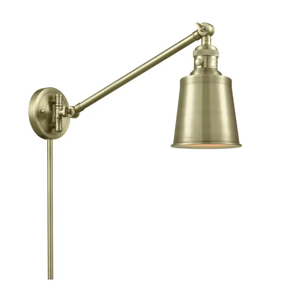 One of our largest and original collections, the Franklin Restoration is made up of a vast selection of heavy metal finishes and a large array of metal and glass shades that bring a touch of industrial into your home.