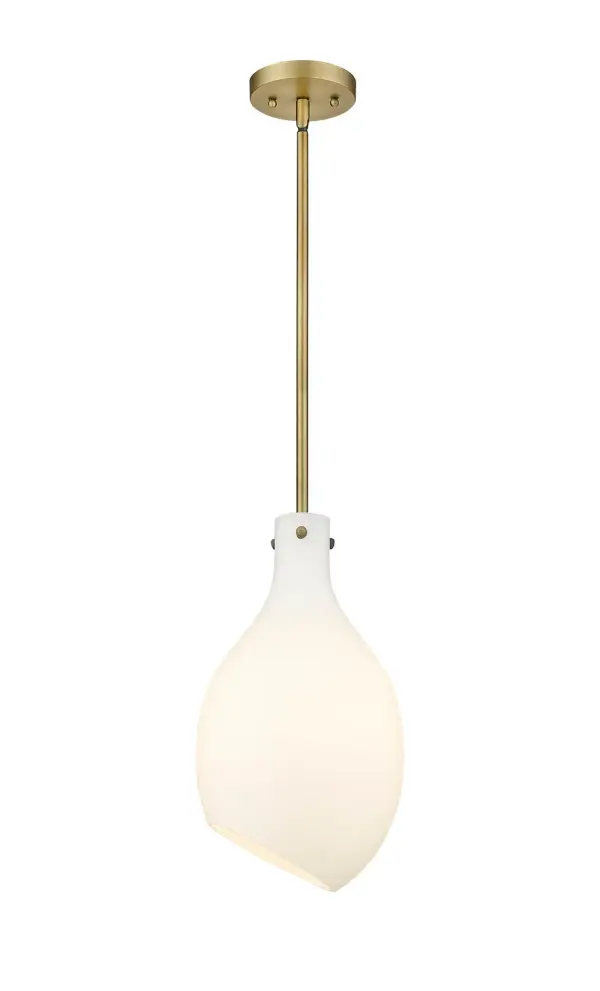 The clear and complex shaped hand blown glass shade of the Norwalk provides atmospheric qualities to a truly traditional pendant fixture.