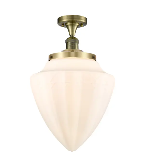 One of our largest and original collections, the Franklin Restoration is made up of a vast selection of heavy metal finishes and a large array of metal and glass shades that bring a touch of industrial into your home.