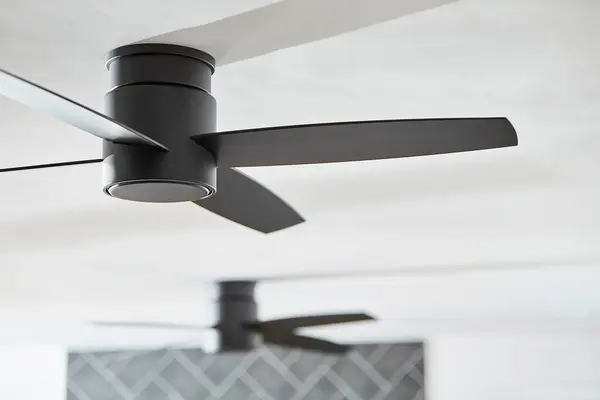 Oslo 52" Ceiling Fan in Black - Image 6