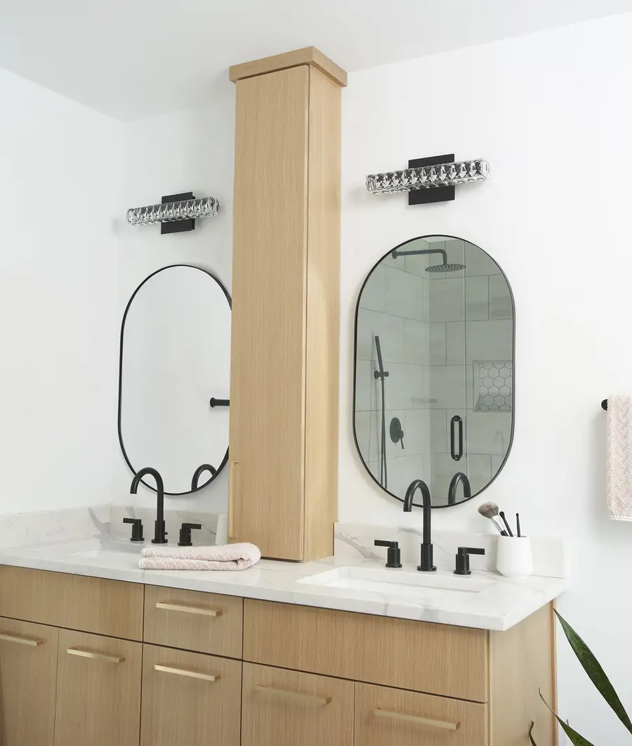 Élan LED Wall Sconce in Black - Image 9