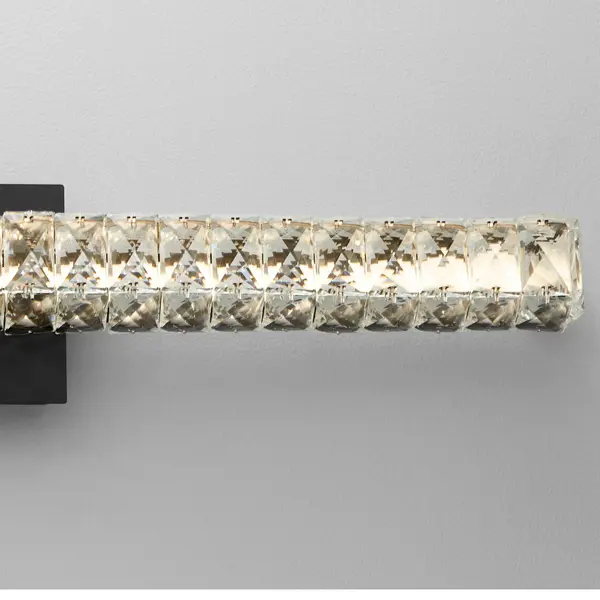 Élan LED Vanity Light in Black - Image 3