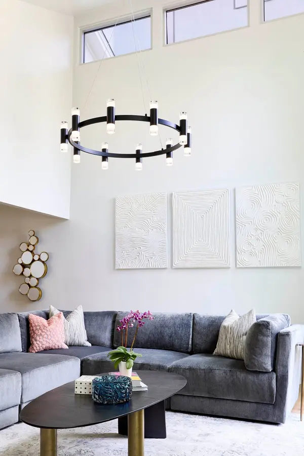 Alarum LED Linear Pendant in Black - Image 5