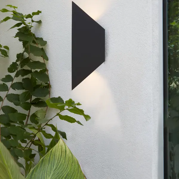 Motto LED Wall Sconce in Black - Image 5