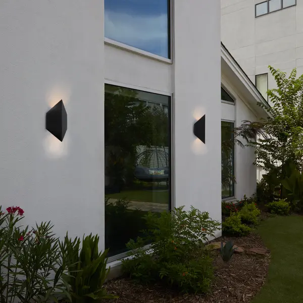 Motto LED Wall Sconce in Black - Image 7