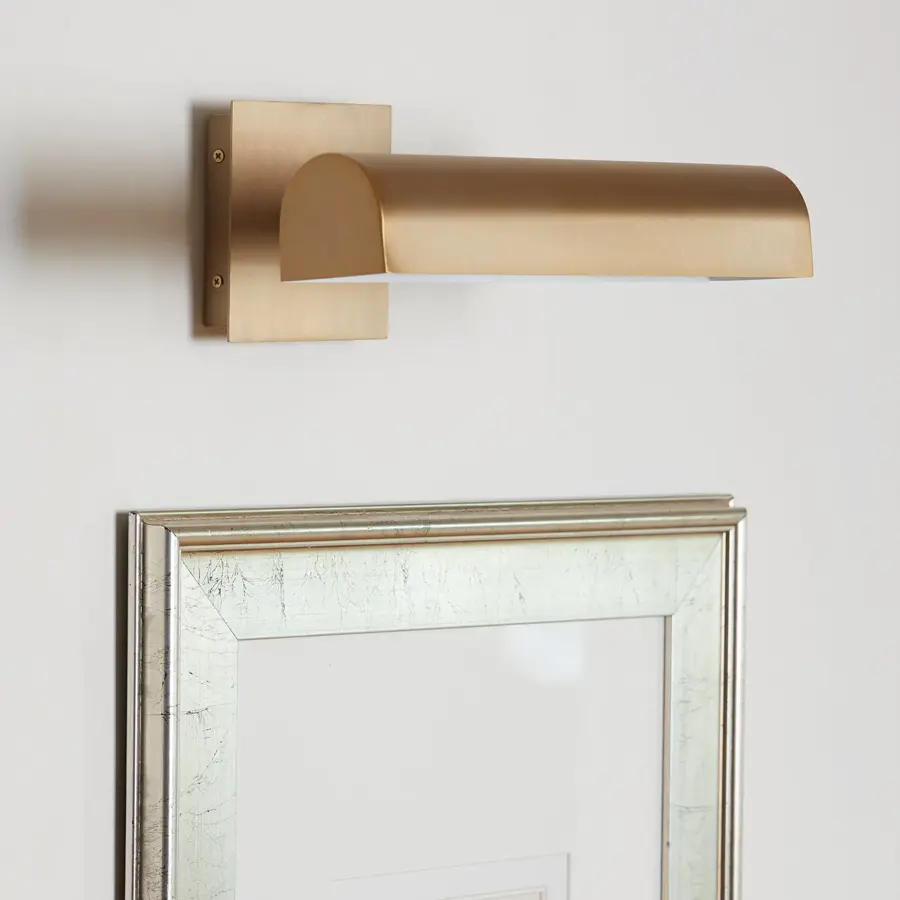 15" Picture Light in Aged Brass - Image 8