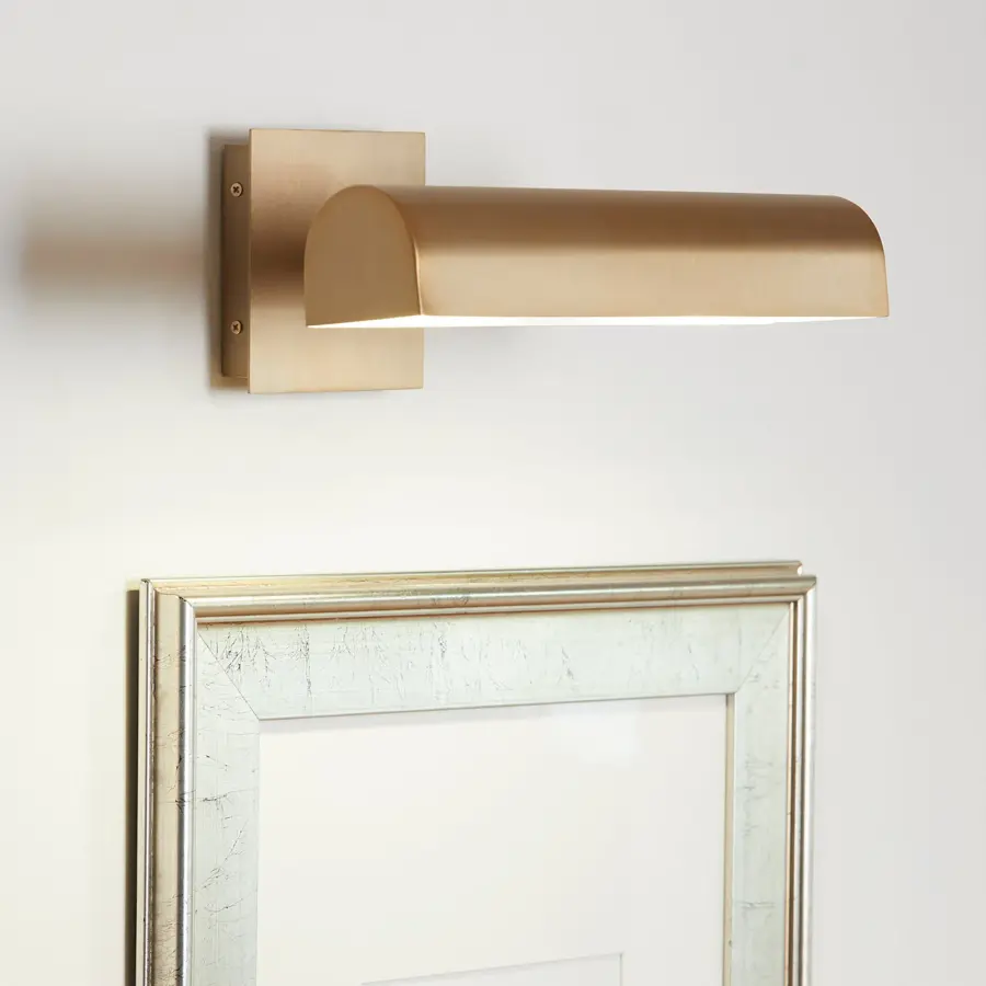 15" Picture Light in Aged Brass - Image 9