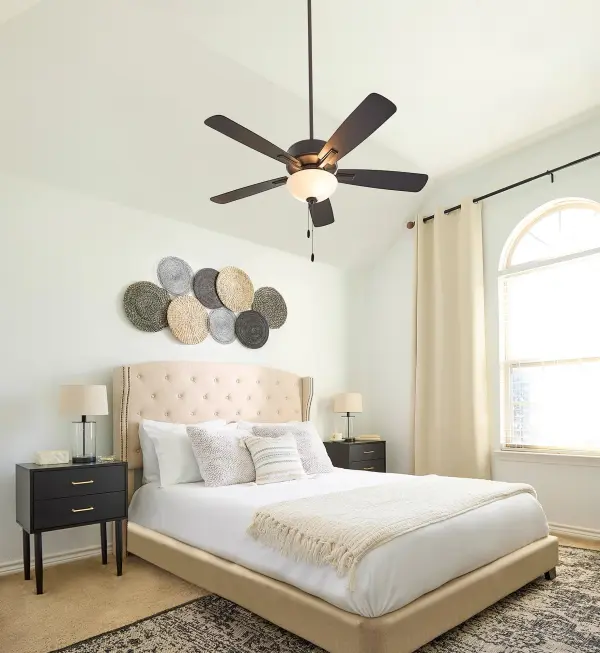 Sleek 52" Fan with Integrated Lighting for Modern Comfort - Image 5