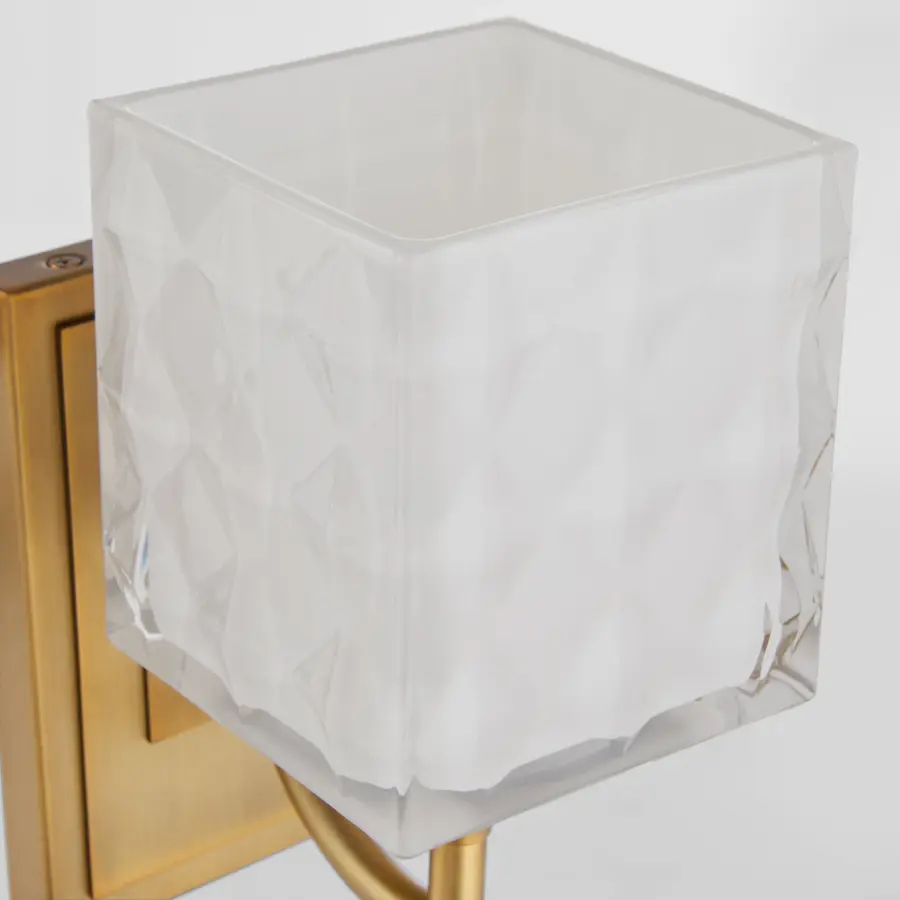 Diamonte 1-Light Wall Sconce in Brushed Brass - Image 4