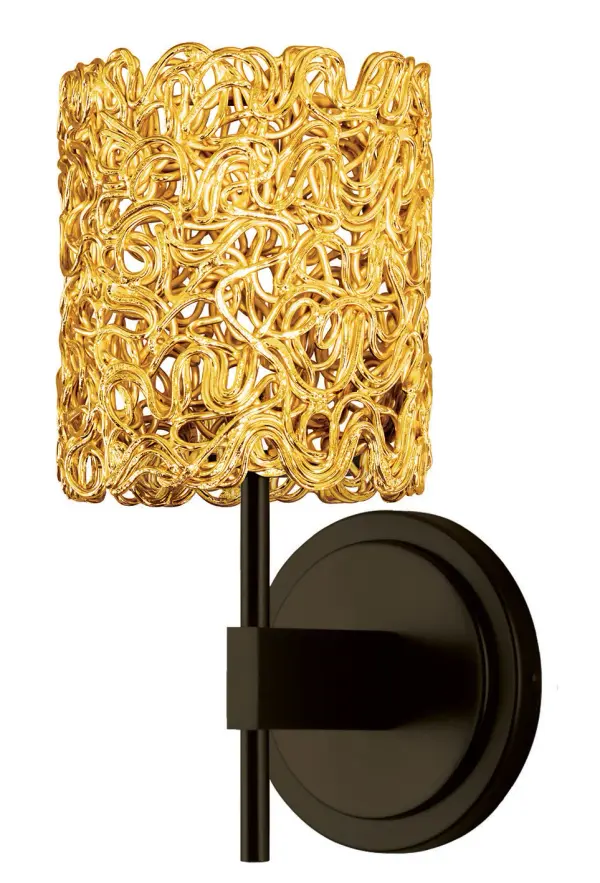 Elegant Gold Wall Sconce with Contemporary Flair