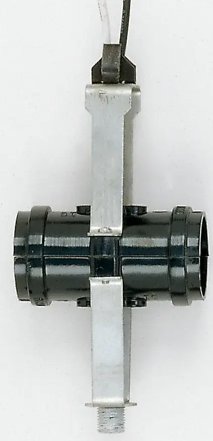 Phenolic Twin Cluster - Snap-On Top - 2-3/8" Top Bracket And Snap - 8" AWM B/W Leads 105C - 660W - 250V