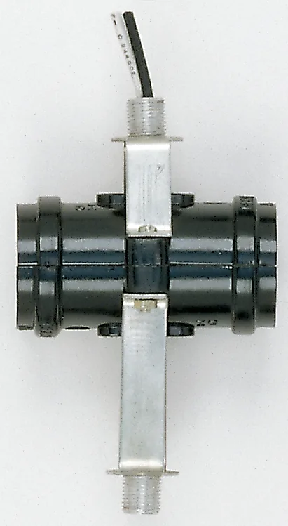 Phenolic Twin Cluster - 1-1/2" 1/8 IP Threaded Top Bracket With 1/2" Nipple - 12" AWM B/W Leads 105C - 660W - 250V