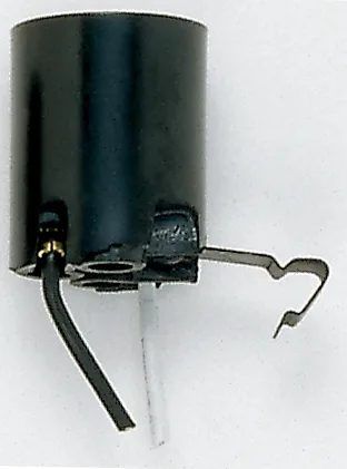 Snap-In Socket - Bracket Extends 1/2" From End Of Socket - 7" AWM B/W Leads 105C - 1-1/2" Height - 1-1/4" Diameter - 660W - 250V
