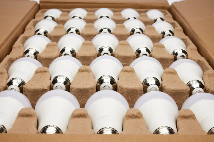 14 Watt A19 LED - Frost Finish - Medium Base - 1520 Lumens - Cool White - 120 Volt - 100-Pack - Image 8
