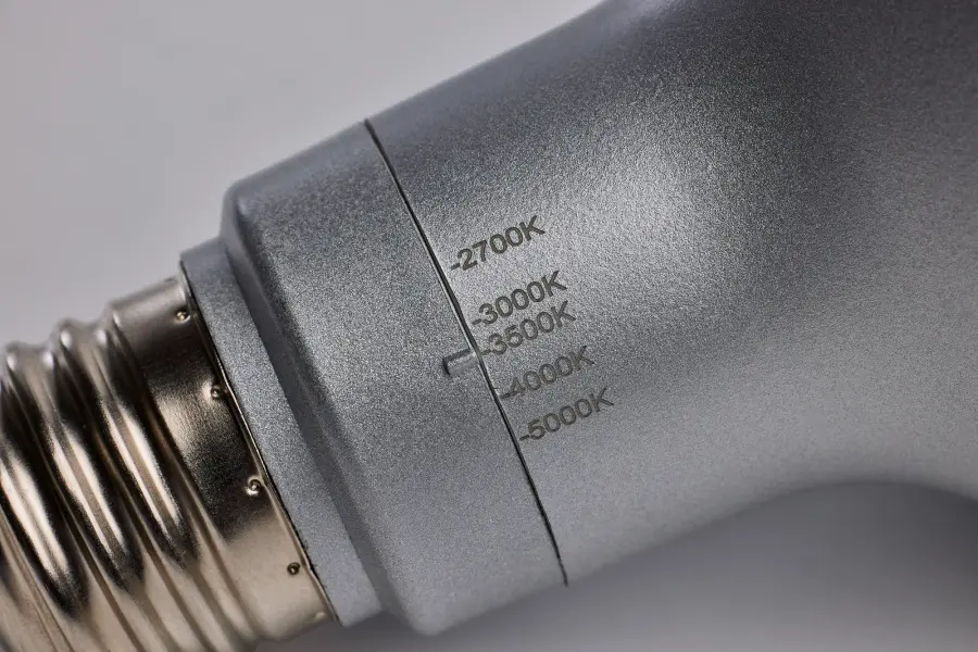 15.5 Watt PAR38 LED - Medium Base - Silver Finish - CCT Selectable - 120 Volt - 40 Degree Beam Angle - Image 2