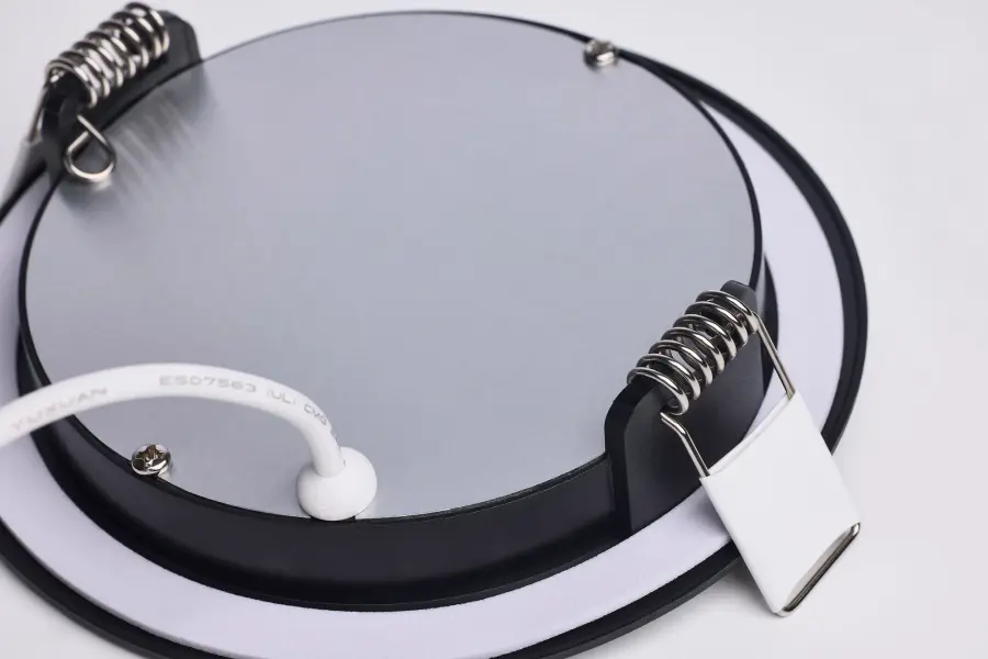 8 Watt LED Direct Wire Performer Series Downlight - Remote Driver - 4 Inch - 27K/3K/35K/4K/5K CCT Selectable - Round - Flat Face - Black Finish - Image 8