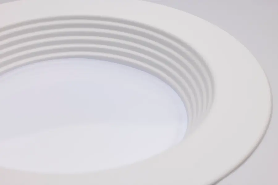 6.7 Watt LED Downlight Retrofit - 4 Inches - CCT Selectable - Round - White Finish - 120 Volt - Image 6