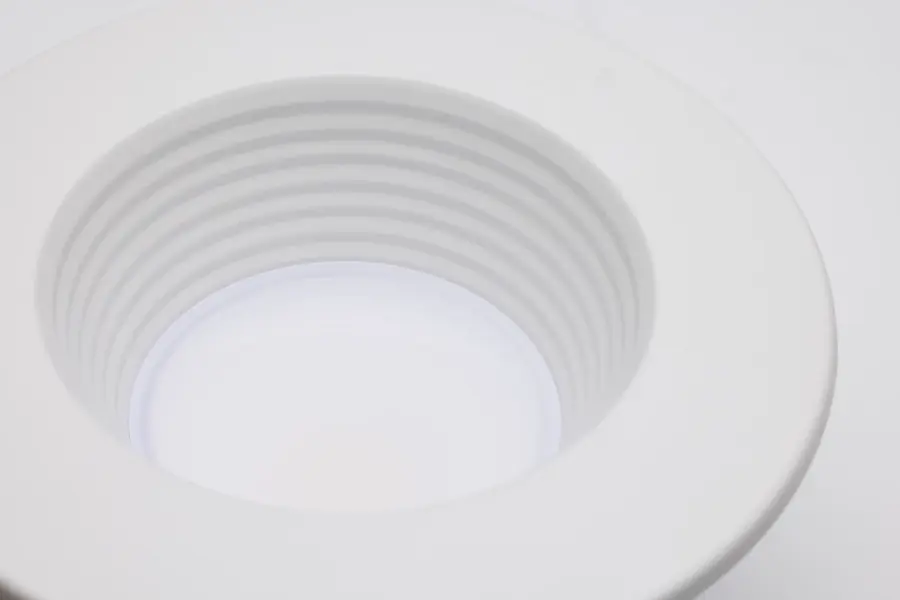 Field Selectable LED Downlight Retrofit - Deep Baffle - 5.8/7/9.5 Watts - 27K/30K/35K/40K/50K CCT - 4 Inch - Round Shape - White Finish - 120 Volts - Image 8
