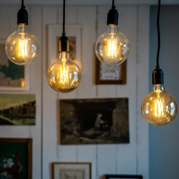 4.5 Watt G25 LED Filament - Silver crown - Medium base - 2700K - 430 Lumens - 120 Volt - Image 2
