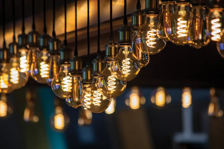 4.5 Watt T9 LED Filament - Amber - Medium base - 2000K - 240 Lumens - 120 Volt - Image 2