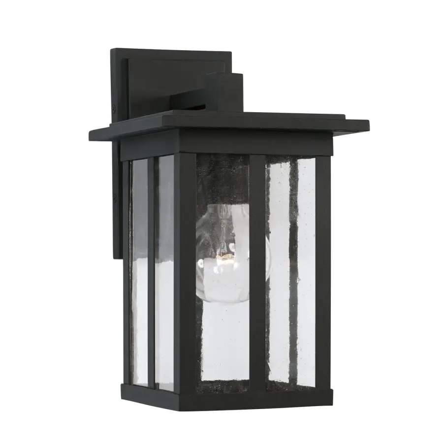 Classic Black Lantern Brings Timeless Charm to Outdoor Spaces