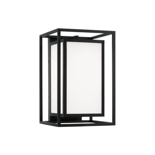 Classic Black Lantern Brings Timeless Charm to Outdoor Spaces