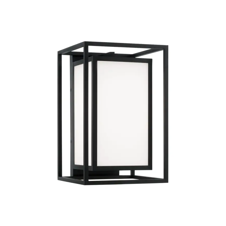 Classic Black Lantern Brings Timeless Charm to Outdoor Spaces