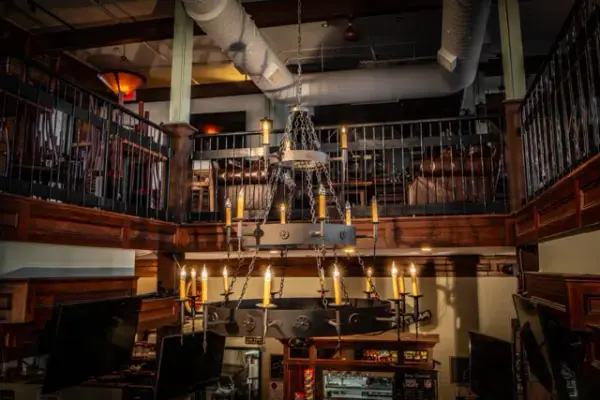 The Meyda Tiffany - Warwick by Meyda Lighting - Image 5