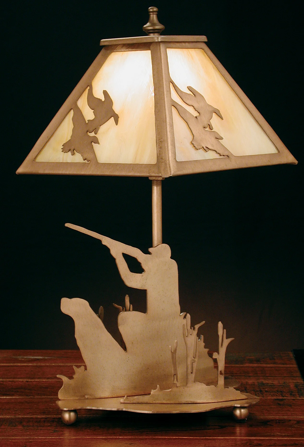 15.5"H Duck Hunter W/Dog Accent Lamp