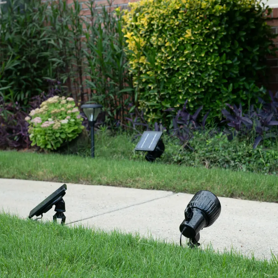 Progressive Solar LED Spotlight with Detachable Panel - Image 5