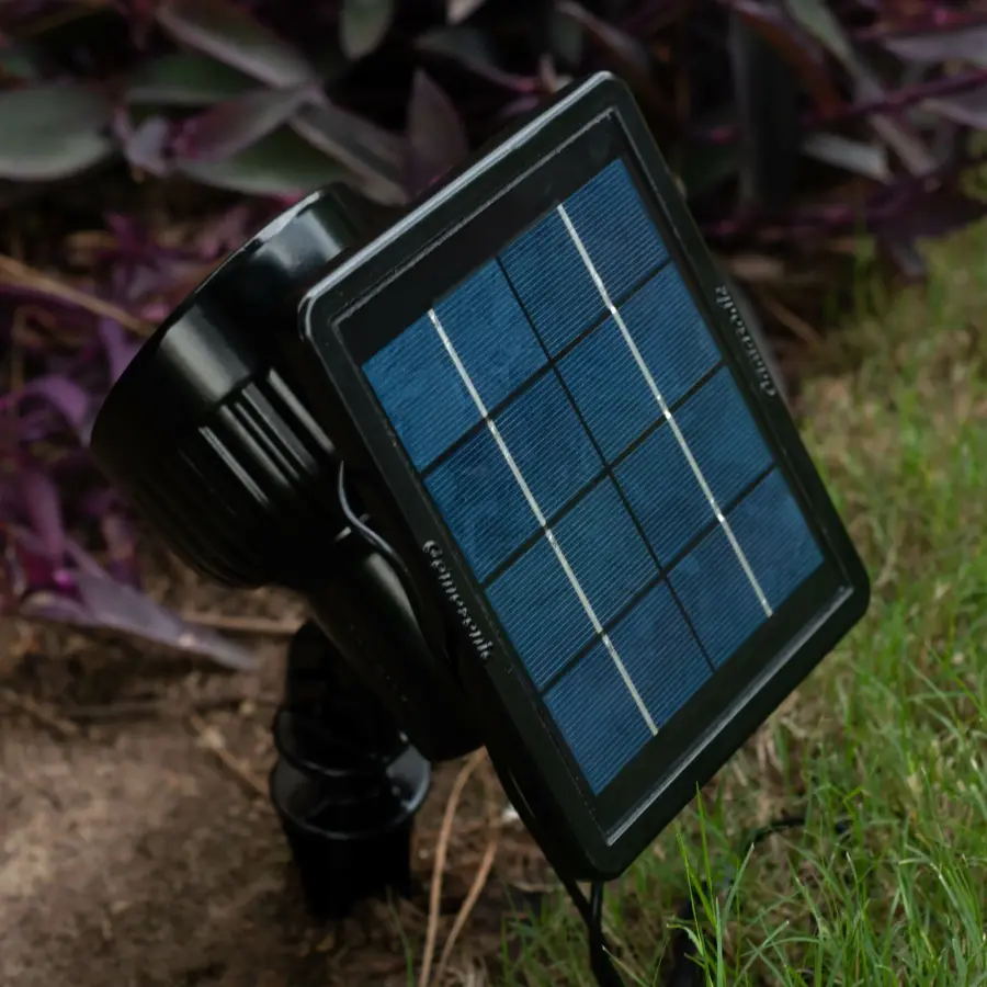 Progressive Solar LED Spotlight with Detachable Panel - Image 6