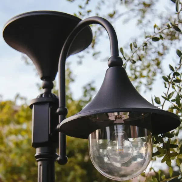 The Everest Solar Lamp combines modern design with industrial elements, featuring weather-resistant cast aluminum construction and advanced GS solar LED technology. Delivers 200 lumens of warm white light for up to 12 hours with no wiring required. - alternate view