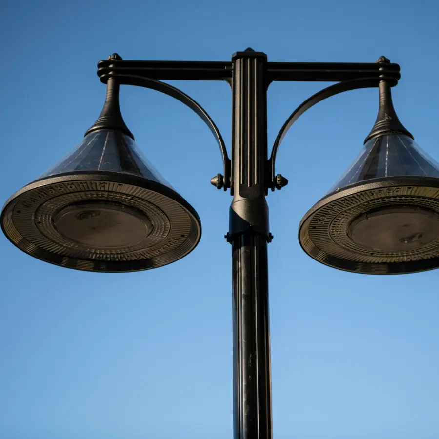 Denali Commercial Solar LED Post Light with Morph Technology - Image 11