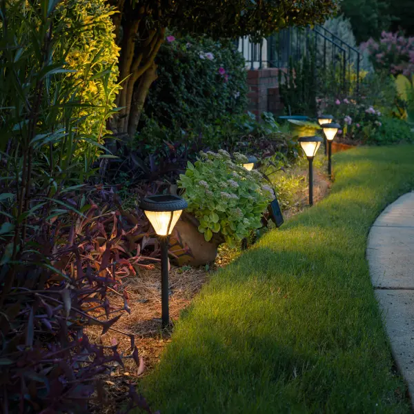 The Premier Solar Pathway Light combines sustainable solar power with versatile dual-color LED technology. Heavy-duty cast aluminum construction ensures year-round durability, while the no-wire installation makes setup effortless. - alternate view