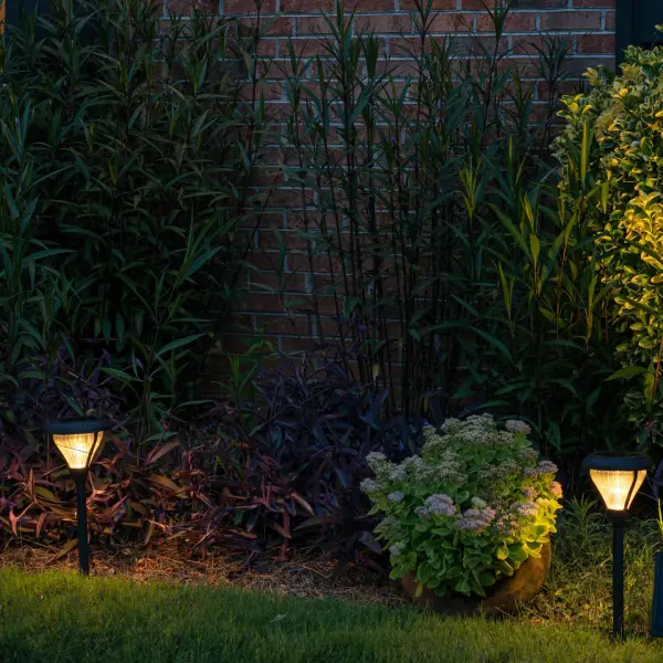 Premier Outdoor Solar Pathway Light with Dual Color LEDs - Image 9