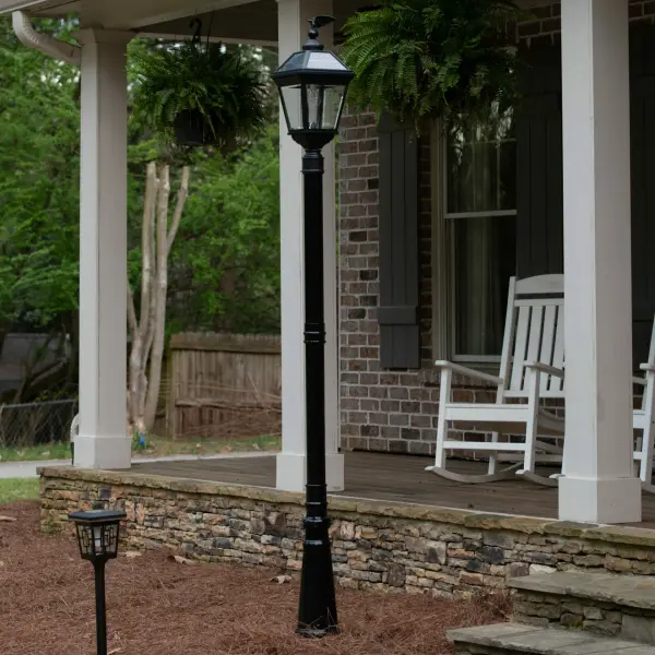 Imperial Bulb Solar Post Light with Trapezoidal Panels - Image 6