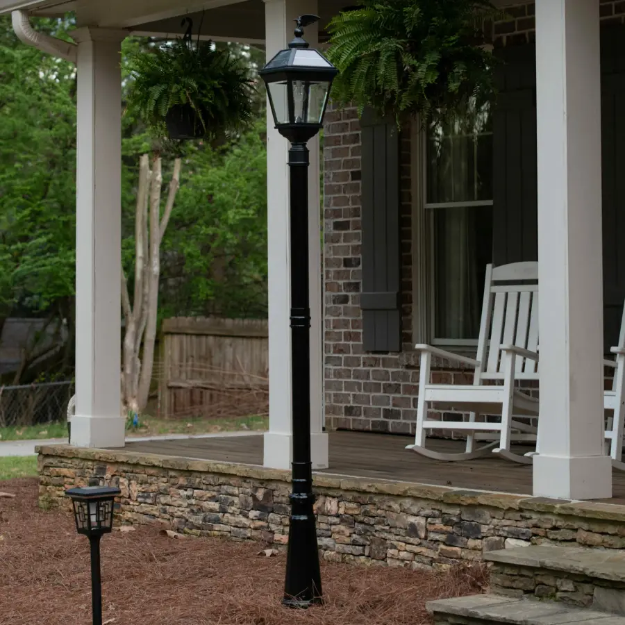 Imperial Bulb Solar Post Light with Trapezoidal Panels - Image 6