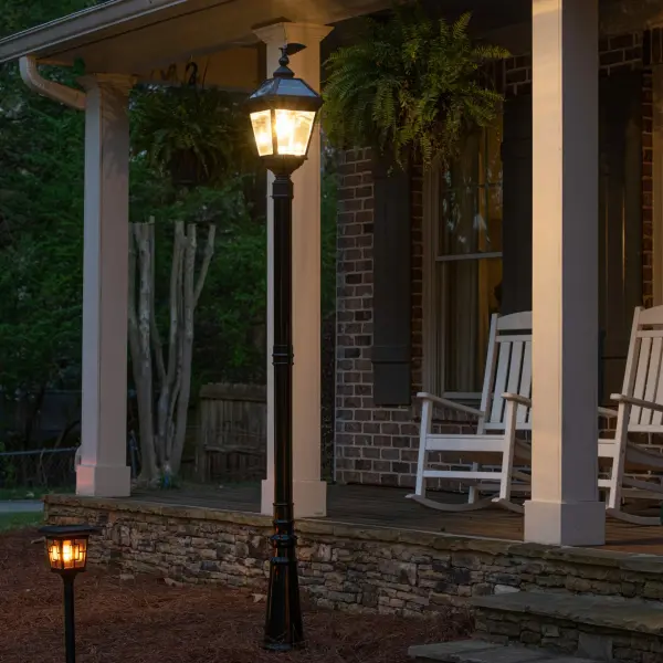 Imperial Bulb Solar Post Light with Trapezoidal Panels - Image 7