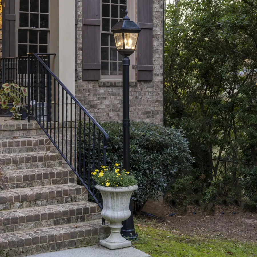 Imperial Trio Bulb Solar Post Light - Image 3
