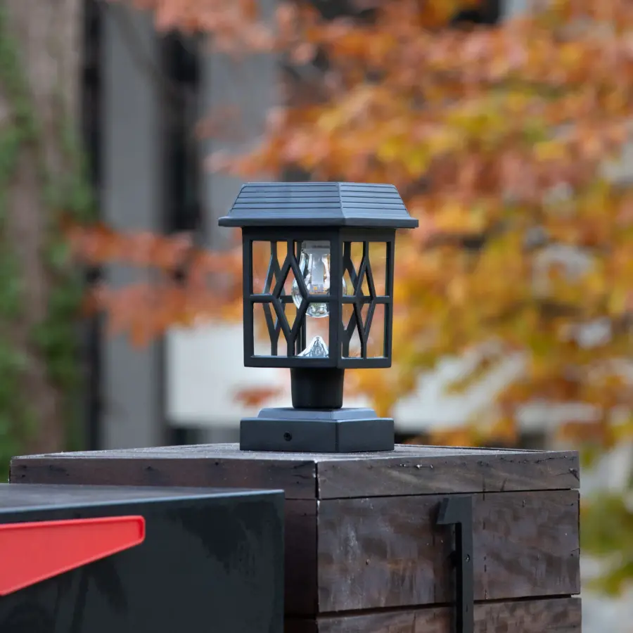 Luna II Solar Post Cap Light - Black 2-Pack - Image 2