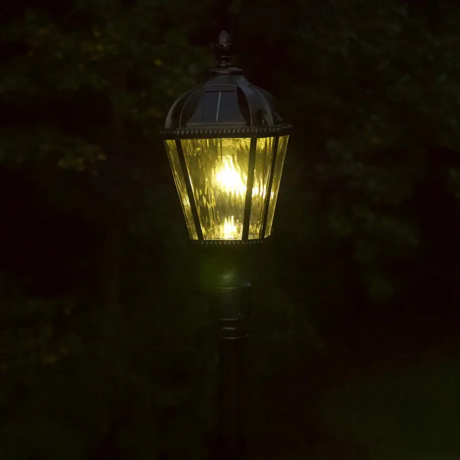 Royal Bulb Solar Post Light with GS Solar LED Bulb - Image 7