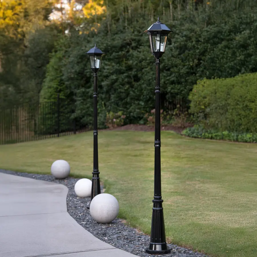 Windsor Bulb Solar Lamp Post - Single Lamp - Image 4