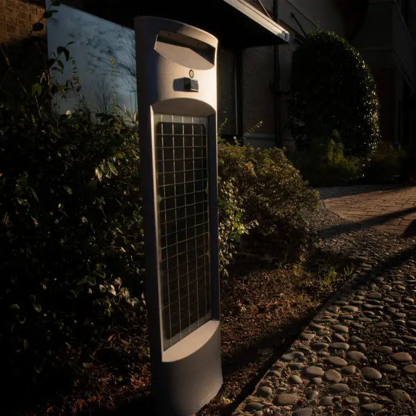 Solar Pillar Commercial Bollard - Image 8