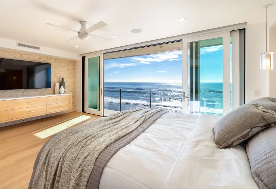 Sleek Flush Mount Fan Perfect for Low Ceilings - Image 3