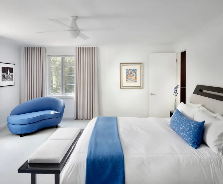 Sleek Flush Mount Fan Perfect for Low Ceilings - Image 1