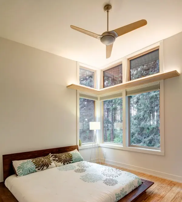 The Flow 52" ceiling fan combines contemporary aesthetics with reliable AC motor performance. Its standard mount design and 52-inch blade span make it ideal for medium-sized rooms seeking efficient air circulation.