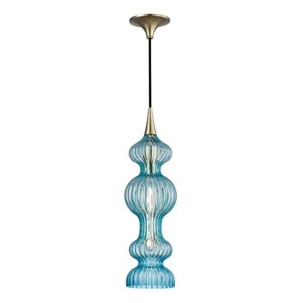 The Pomfret pendant delivers refined style in a compact 6-inch diameter. Its aged brass finish and fabric cord bring warmth to kitchens, bathrooms, and hallways. Damp-rated for versatile placement.